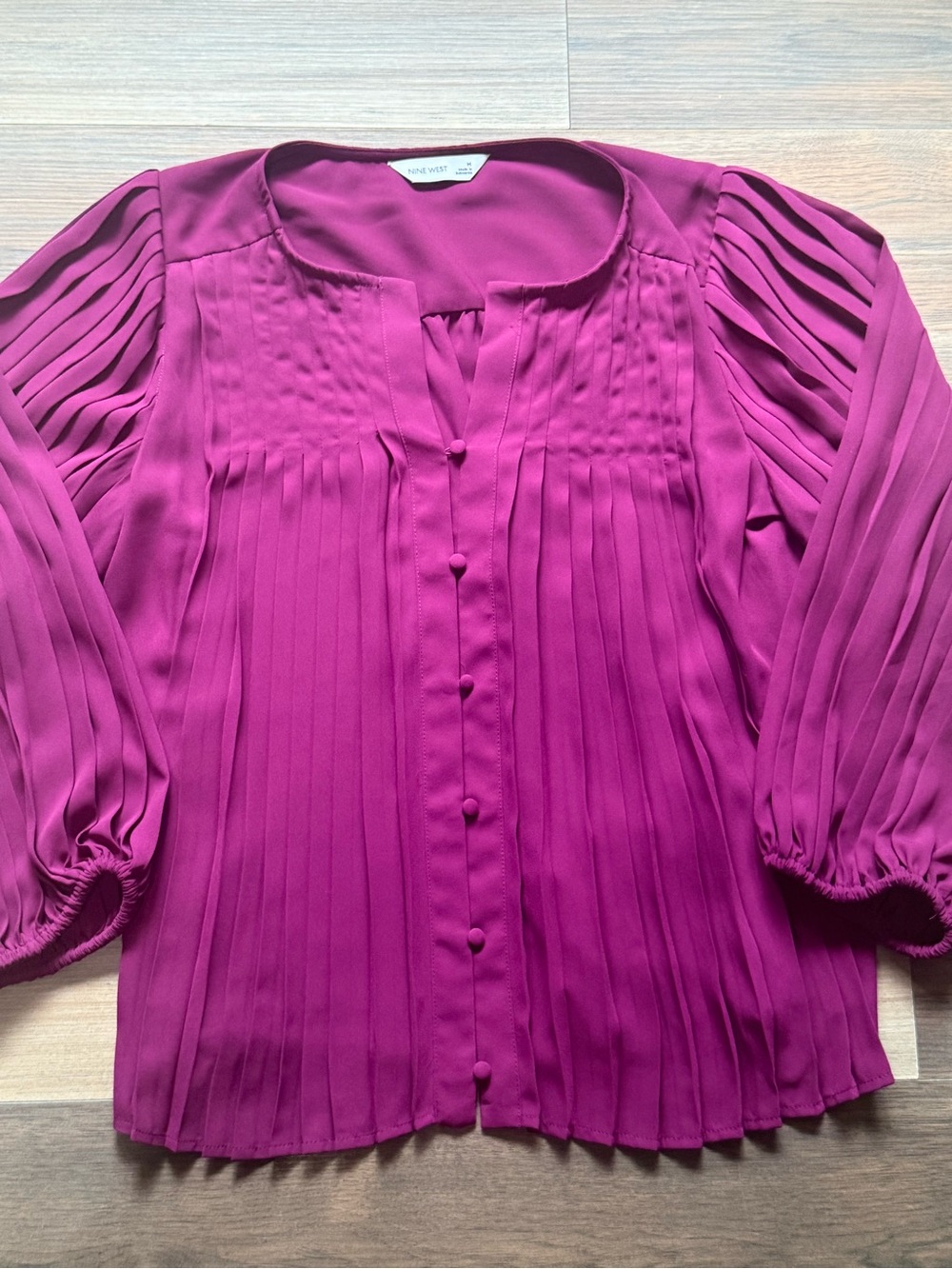 Nine West Pleated Magenta Women’s Blouse - Picture 3 of 6
